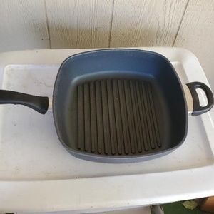 Swiss Diamond 11in Square Deep Grill Nonstick Fypan